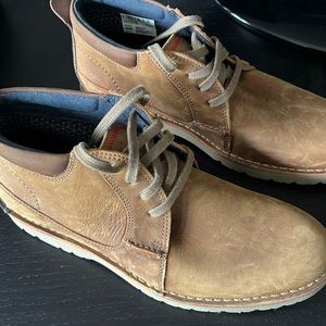 Clarks Vargo mid chukka boots, dark tan leather, mens 9.5